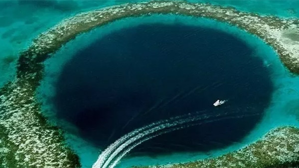 The Great Blue Hole, Belize